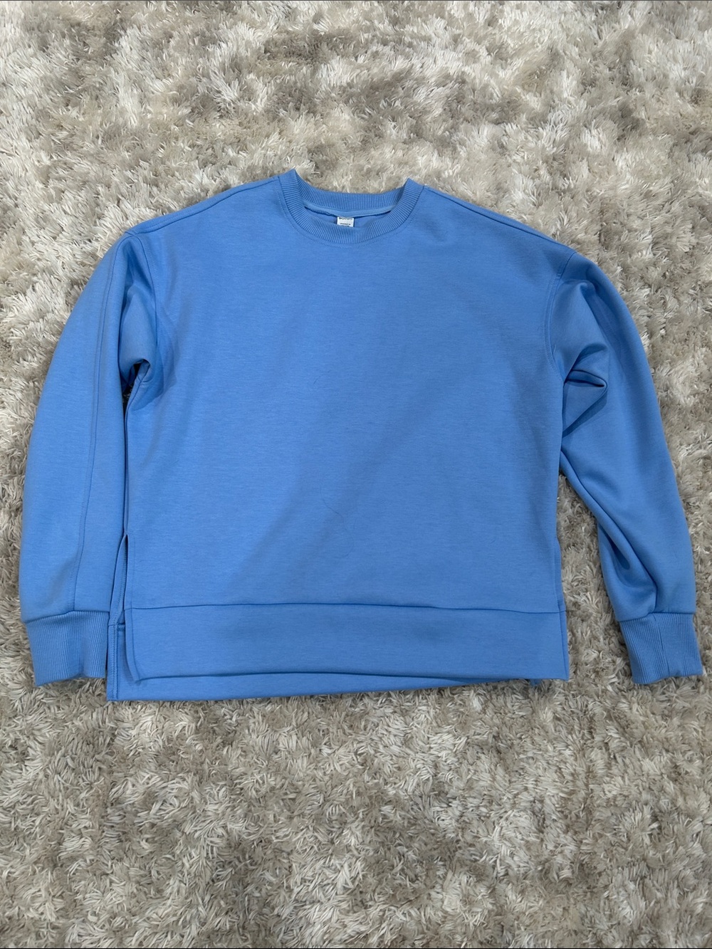 Women's Crewneck Sweatshirt in Sky Blue